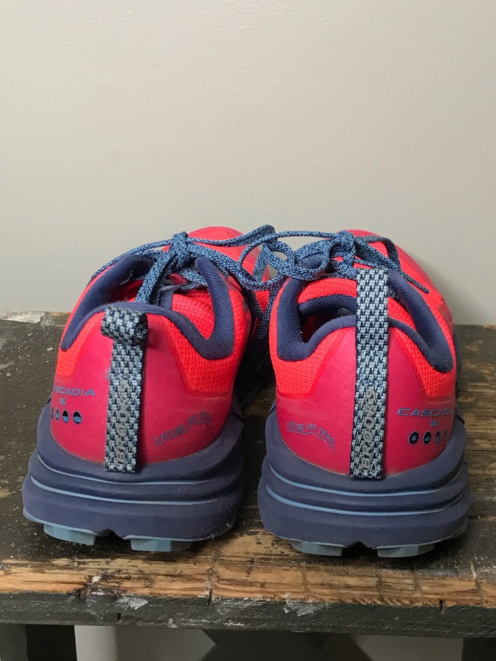 Brooks Womens Cascadia 16 Pink Cobalt Trail Running Shoes Size 9.5 B 1203631B647 - Picture 5 of 8
